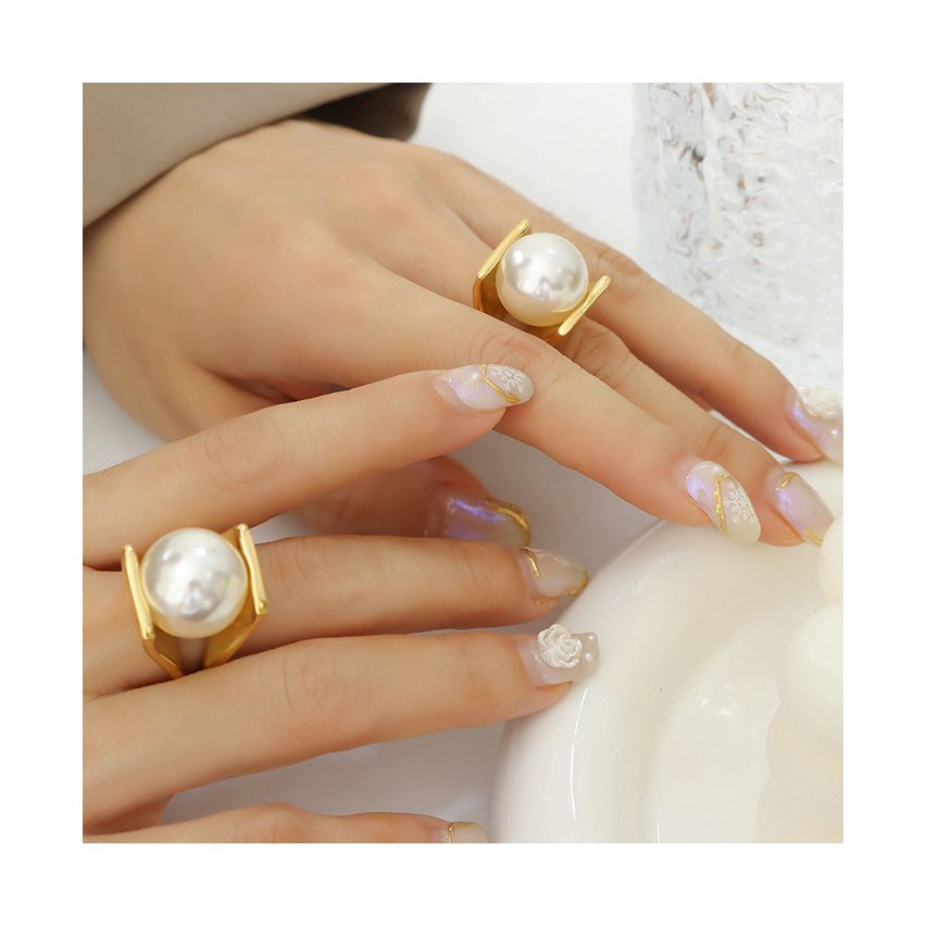 Pearls Ring