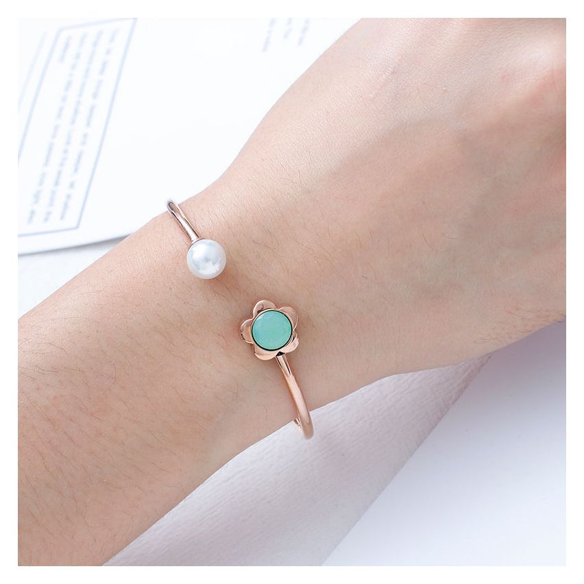 Light green Shijia pearl Minimalist Women 6g  - 2.5mm 